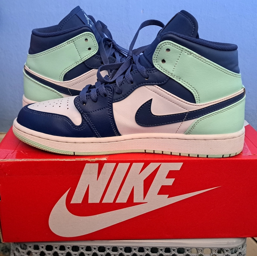 Men's Nike Jordan 1s Mid Mystic Navy Mint Foam